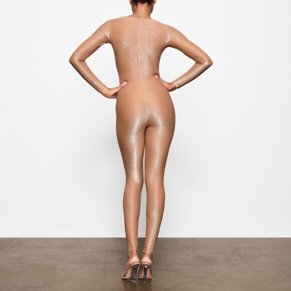 SKIMS Shimmer Catsuit Ochre 4X - Picture 4 of 13